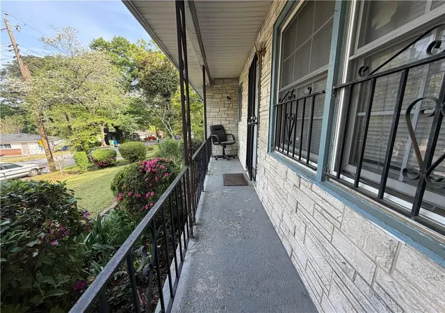 Photo 2 of Sale Pending at 1517 Glenrock Dr NW, Atlanta, GA 30318 | MLS# 7812177 | Listing updated on 2026-08-24