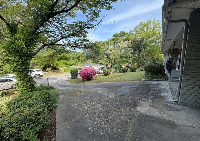 Photo 3 of Sale Pending at 1517 Glenrock Dr NW, Atlanta, GA 30318 | MLS# 7812177 | Listing updated on 2026-08-24