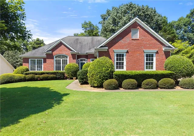 Homes for sale in Suwanee, GA | 4050 Magnolia Leaf Ln, Suwanee, GA 30024 | MLS# 7802090