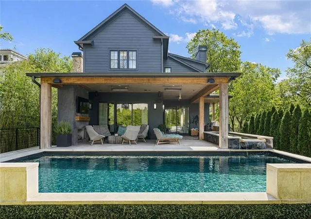 Photo 2 of Sale Pending at 960 Los Angeles Ave Ne, Atlanta, GA 30306 | MLS# 7802592 | Listing updated on 2026-07-27