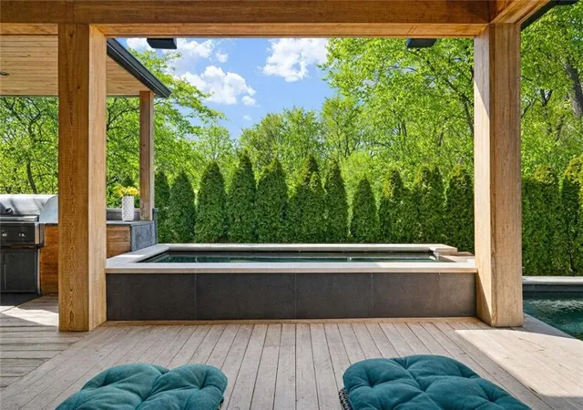 Photo 2 of Sale Pending at 960 Los Angeles Ave NE, Atlanta, GA 30306 | MLS# 7802592 | Listing updated on 2026-07-27