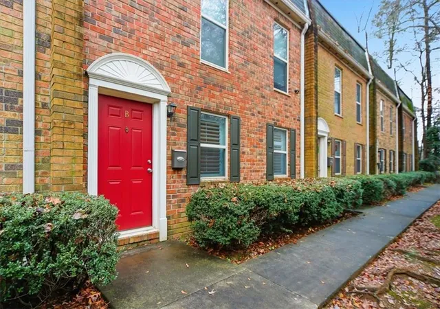 3rd image of 115 Winding River Dr #B, Atlanta, GA 30350 | MLS# 7683774