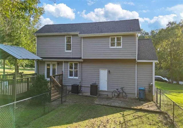 Photo 3 of Single family home for sale at 359 Scenic Ln, Auburn, GA 30011 | MLS# 7760093 | Listing updated on 2026-07-02