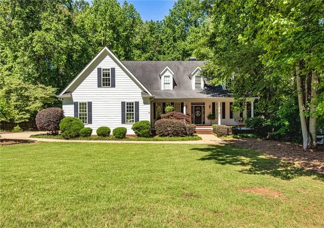 1st image of 305 S Shore Dr, Newnan, GA 30263 | MLS# 7760131