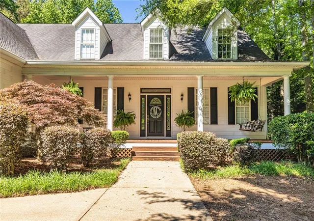 2nd image of 305 S Shore Dr, Newnan, GA 30263 | MLS# 7760131