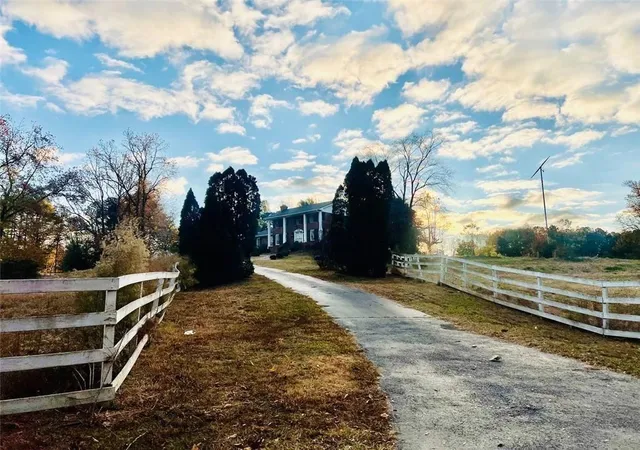 3rd image of 740 Patrick Mill Rd Sw, Winder, GA 30680 | MLS# 7679660