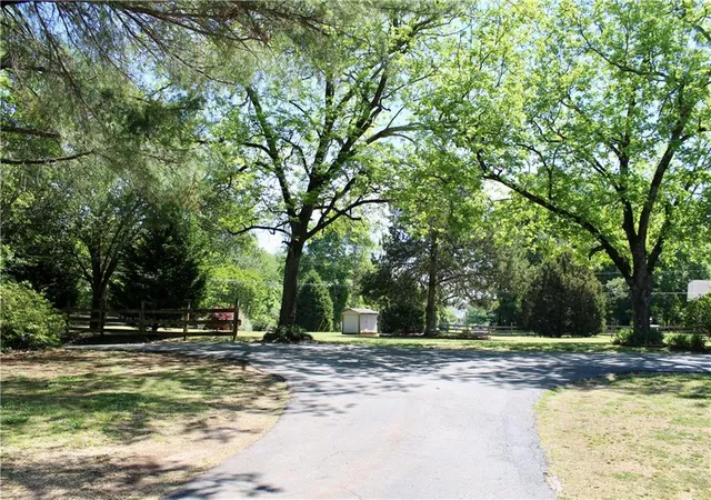 5th image of 394 Nw Hwy 211, Winder, GA 30680 | MLS# 7755937