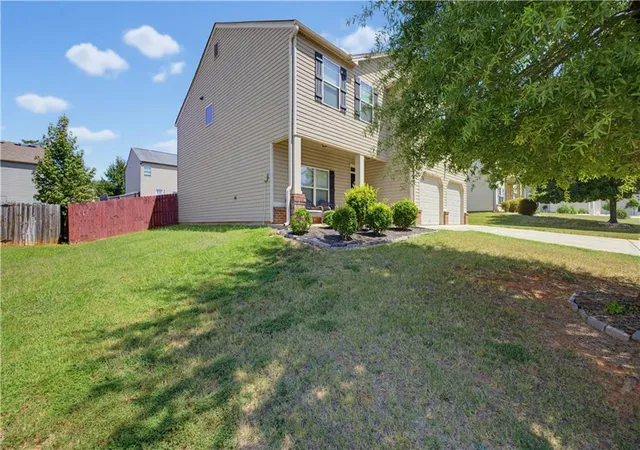 Photo 3 of Single family home for sale at 346 Lamont Ln, Hampton, GA 30228 | MLS# 7827941 | Listing updated on 2026-08-29
