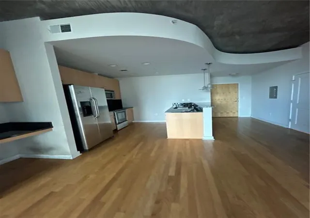 Photo 2 of Condo for sale at 400 W Peachtree St Nw #1712, Atlanta, GA 30308 | MLS# 7806450 | Listing updated on 2026-09-27