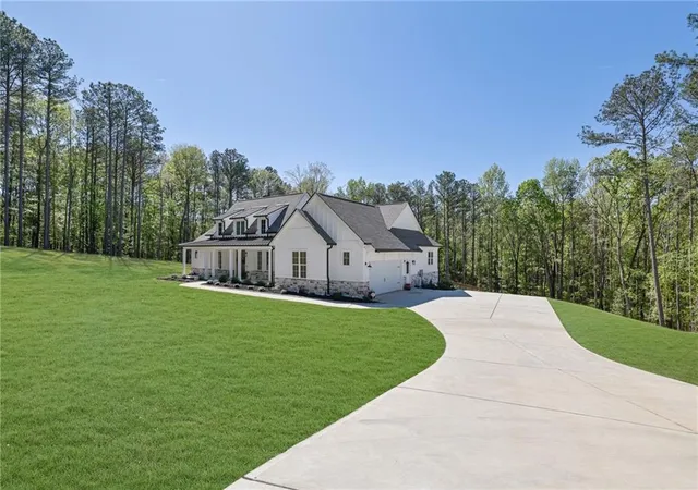 Photo 4 of Single family home for sale at 1610 Double Springs Church Rd, Monroe, GA 30656 | MLS# 7737838 | Listing updated on 2026-08-11