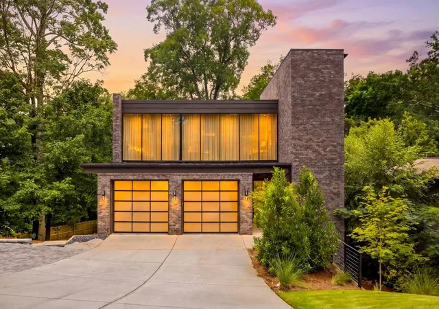 2nd image of 2460 Howell Mill Rd Nw, Atlanta, GA 30318 | MLS# 7817645