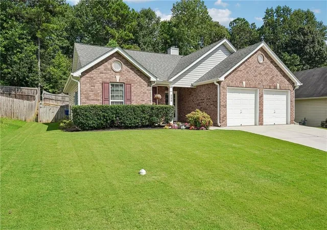 Photo 3 of Single family home for sale at 233 Arbor Creek Dr, Dallas, GA 30157 | MLS# 7828738 | Listing updated on 2026-08-30