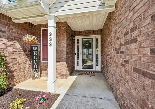 Photo 3 of Single family home for sale at 233 Arbor Creek Dr, Dallas, GA 30157 | MLS# 7828738 | Listing updated on 2026-08-30