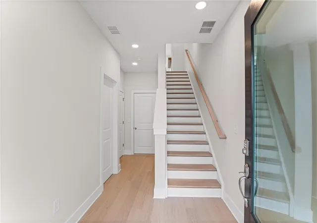 Photo 3 of Townhouse for sale at 2580 Alcovy Trl NE #28, Marietta, GA 30066 | MLS# 7811222 | Listing updated on 2026-09-19