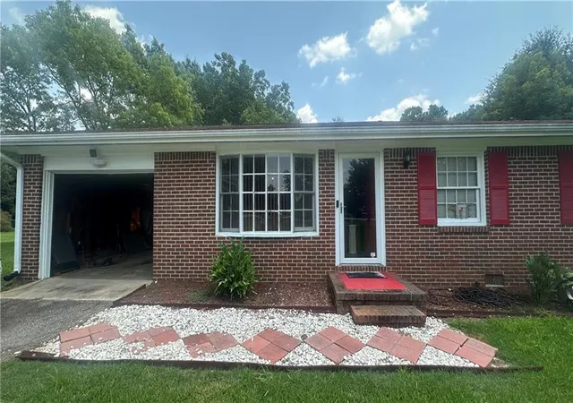 Photo 1 of Single family home for sale at 2323 Locust Grv Rd, Griffin, GA 30223 | MLS# 7811662 | Listing updated on 2026-09-08