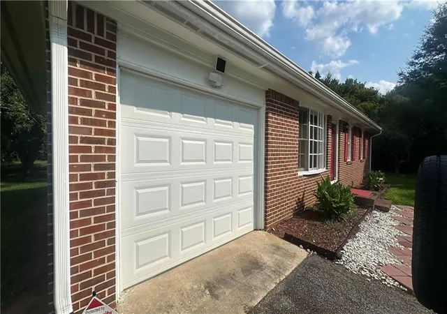 Photo 3 of Single family home for sale at 2323 Locust Grv Rd, Griffin, GA 30223 | MLS# 7811662 | Listing updated on 2026-09-08