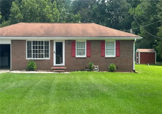 Photo 4 of Single family home for sale at 2323 Locust Grv Rd, Griffin, GA 30223 | MLS# 7811662 | Listing updated on 2026-09-08