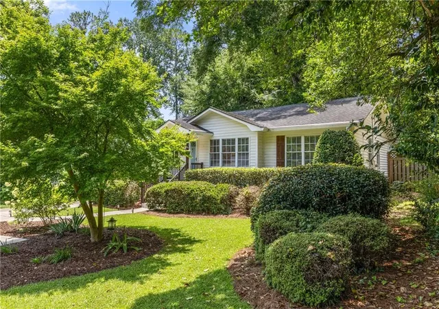 Photo 3 of Sale Pending at 1122 Shepherds Ln NE, Atlanta, GA 30324 | MLS# 7818673 | Listing updated on 2026-08-20