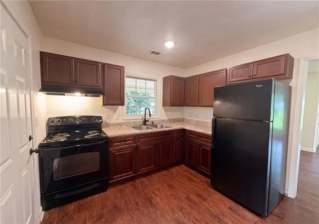 2nd image of 856 Glenway Dr, Atlanta, GA 30344 | MLS# 7807964