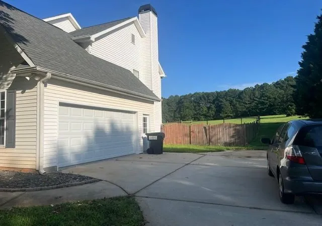 Photo 3 of Single family home for sale at 107 Meadows Dr, Senoia, GA 30276 | MLS# 7830272 | Listing updated on 2026-09-04