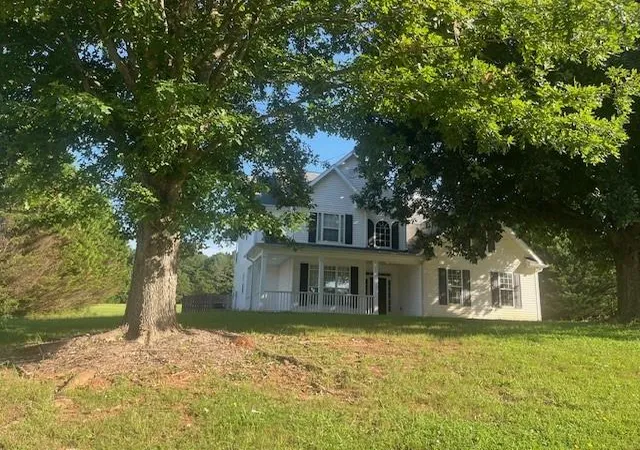 Photo 3 of Single family home for sale at 107 Meadows Dr, Senoia, GA 30276 | MLS# 7830272 | Listing updated on 2026-09-04