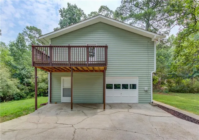 2nd image of 1298 Oakcrest Ct Sw, Lilburn, GA 30047 | MLS# 7812424