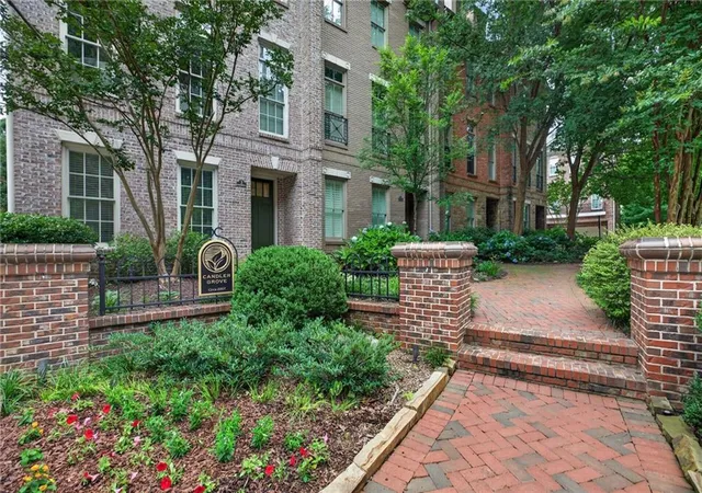 3rd image of 3 Candler Grove Ct, Decatur, GA 30030 | MLS# 7780166