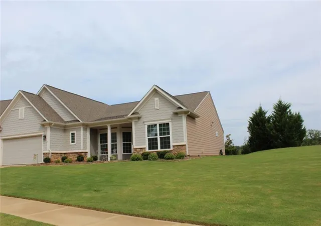 Photo 3 of Single family home for sale at 1060 Pebble Crk Rd, Greensboro, GA 30642 | MLS# 7810898 | Listing updated on 2026-08-27