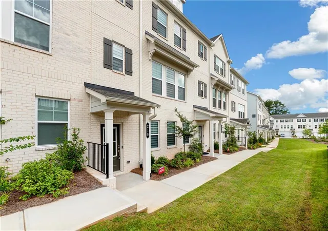 3rd image of 218 Maycrest Path, Tucker, GA 30084 | MLS# 7815568