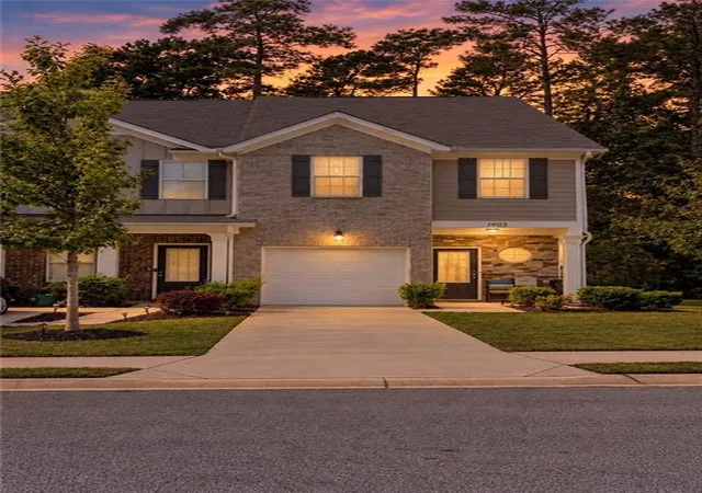 Townhouse for sale at 1902 Old Dogwood, Jonesboro, GA 30238 | MLS# 7860852