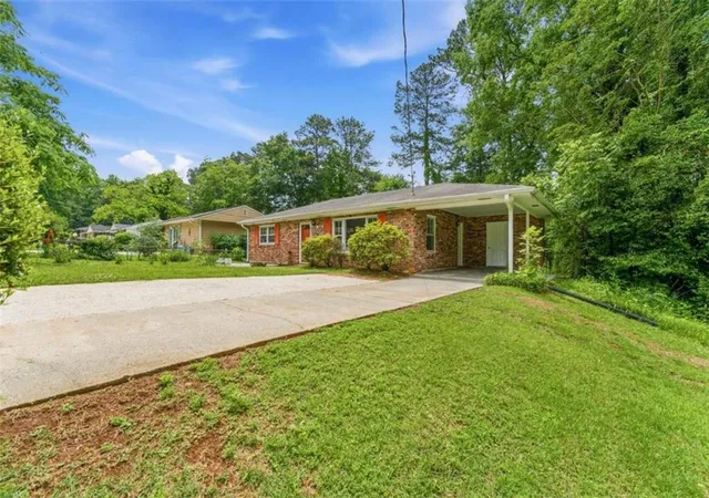 3rd image of 3109 Francine Dr, Decatur, GA 30033 | MLS# 7781513