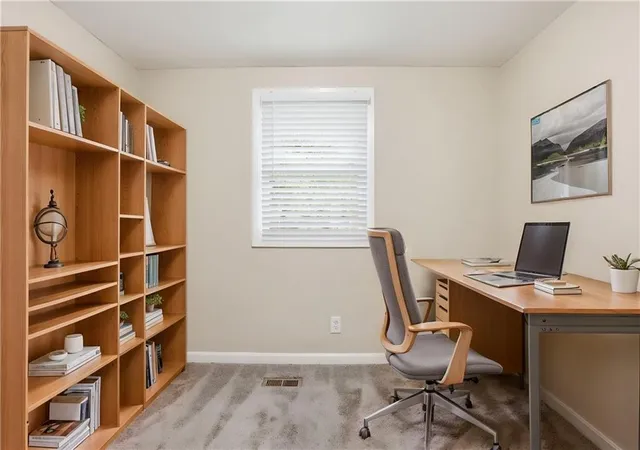 Photo 4 of Single family home for sale at 815 Bonneville Ter Nw, Atlanta, GA 30331 | MLS# 7829122 | Listing updated on 2026-10-27