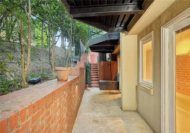2nd image of 2840 Peachtree Rd, Atlanta, GA 30305