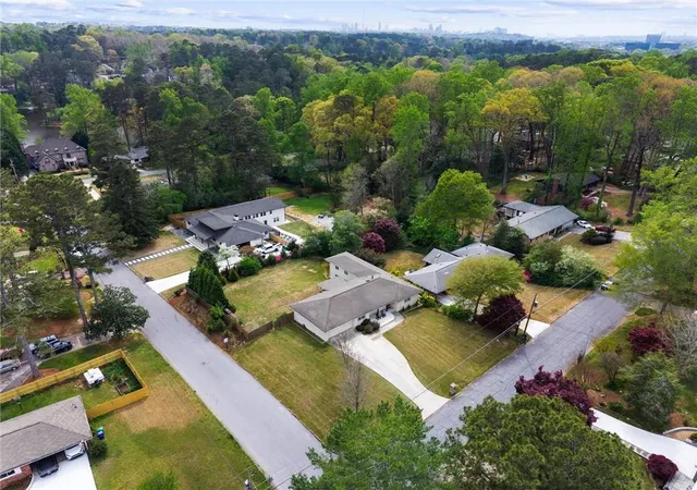 2nd image of 2489 Sunset Dr Ne, Atlanta, GA 30345 | MLS# 7737969