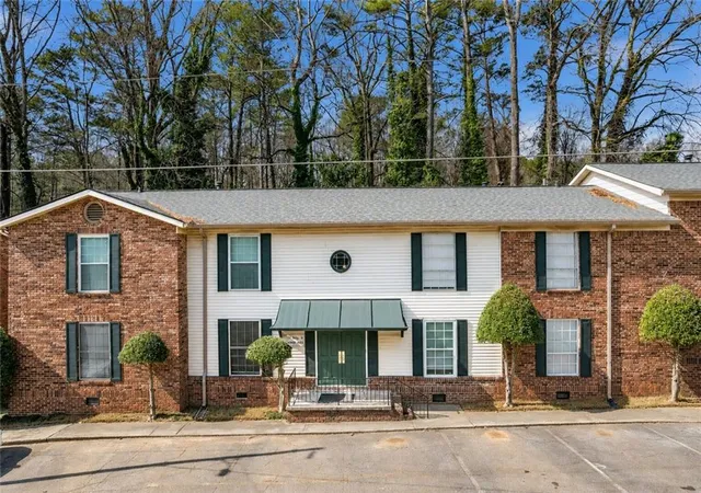 2nd image of 5641 Kingsport Dr #8, Sandy Springs, GA 30342 | MLS# 7813098