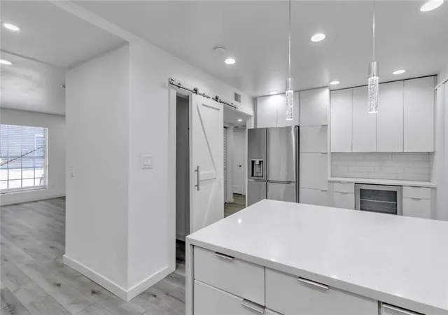 3rd image of 5641 Kingsport Dr, Atlanta, GA 30342