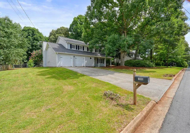 Photo 3 of Sale Pending at 1695 Ridgeway Dr, Lawrenceville, GA 30044 | MLS# 7802324 | Listing updated on 2026-08-28