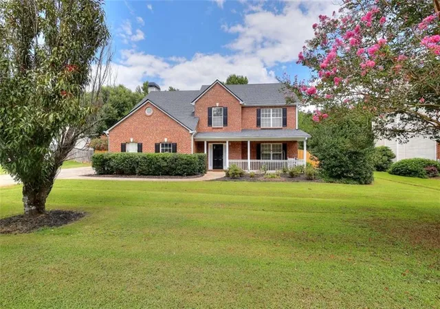 Photo 3 of Sale Pending at 520 Ansley Forest Dr, Monroe, GA 30655 | MLS# 7817148 | Listing updated on 2026-10-08
