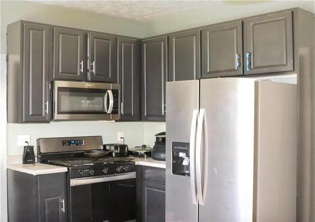 3rd image of 1410 Cambridge Ct, Riverdale, GA 30296 | MLS# 7774113