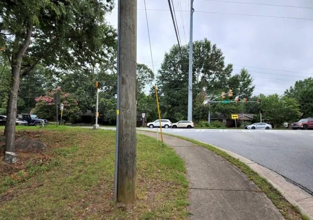2nd image of 3061 Sandy Plains Rd, Marietta, GA 30066 | MLS# 7446428