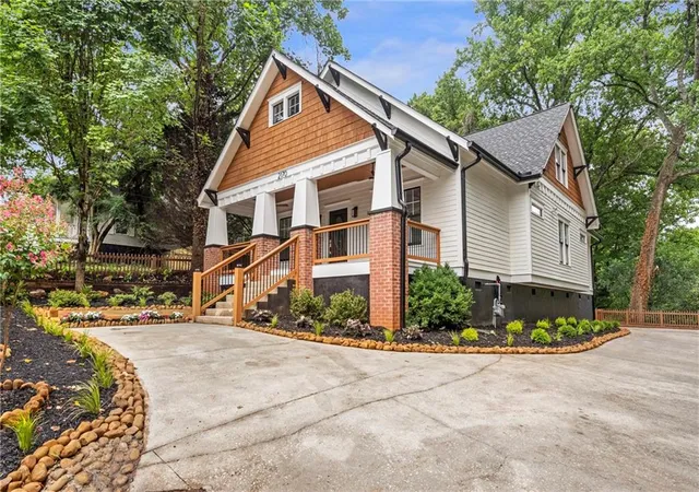 1st image of 2170 Memorial Dr Se, Atlanta, GA 30317 | MLS# 7812904