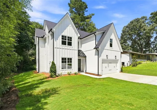 Photo 2 of Single family home for sale at 3901 Bellair Dr, Marietta, GA 30066 | MLS# 7824085 | Listing updated on 2026-08-23
