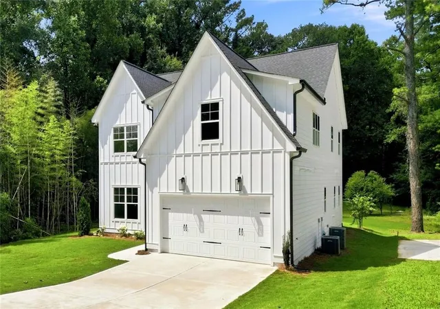 Photo 3 of Single family home for sale at 3901 Bellair Dr, Marietta, GA 30066 | MLS# 7824085 | Listing updated on 2026-08-23