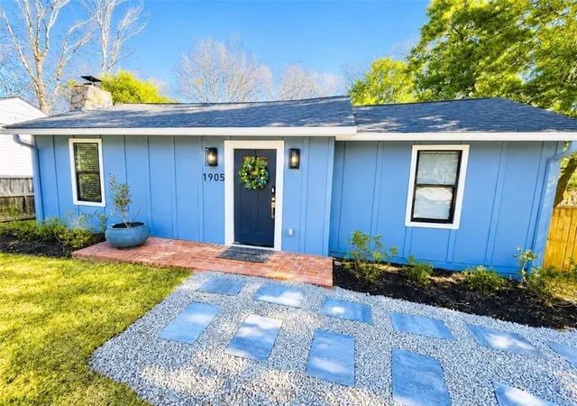 Photo 2 of Single family home for sale at 1905 Windemere Dr, Atlanta, GA 30324 | MLS# 7815988 | Listing updated on 2026-09-25