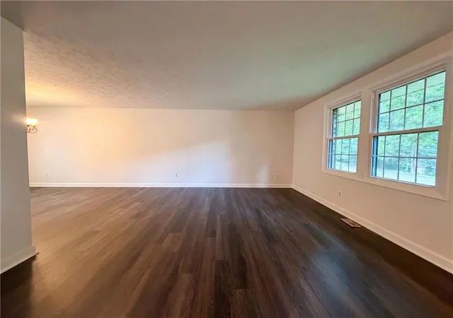 3rd image of 1346 Fairfield Dr Sw, Lilburn, GA 30047 | MLS# 7806223