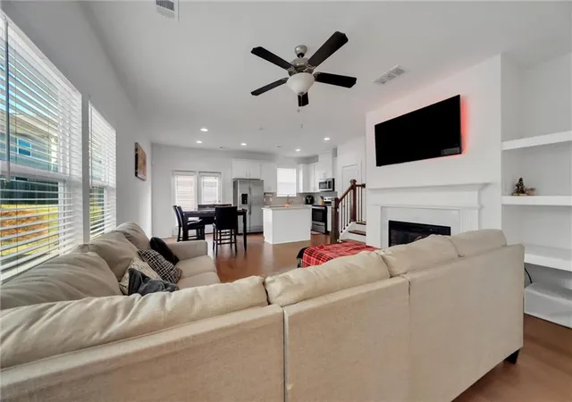 4th image of 6410 Shalks Crossing Dr, Lithonia, GA 30058 | MLS# 7755974