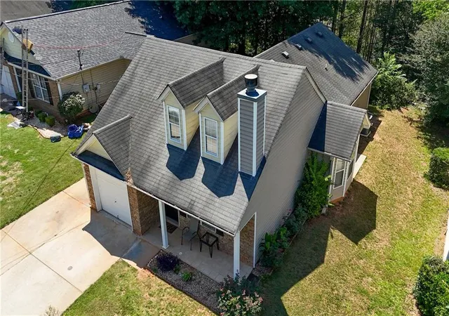 Photo 3 of Single family home for sale at 7126 Ravenwood Ln, Lithonia, GA 30038 | MLS# 7784169 | Listing updated on 2026-08-18