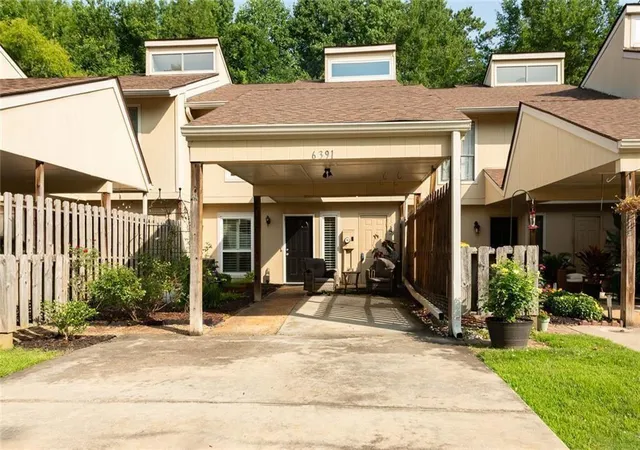 Homes for sale in Peachtree Corners, GA | 6391 Hawthorne Ter, Peachtree Corners, GA 30092 | MLS# 7796532