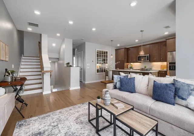 2nd image of 1050 Stacks Ave Se #1506, Atlanta, GA 30315 | MLS# 7754634