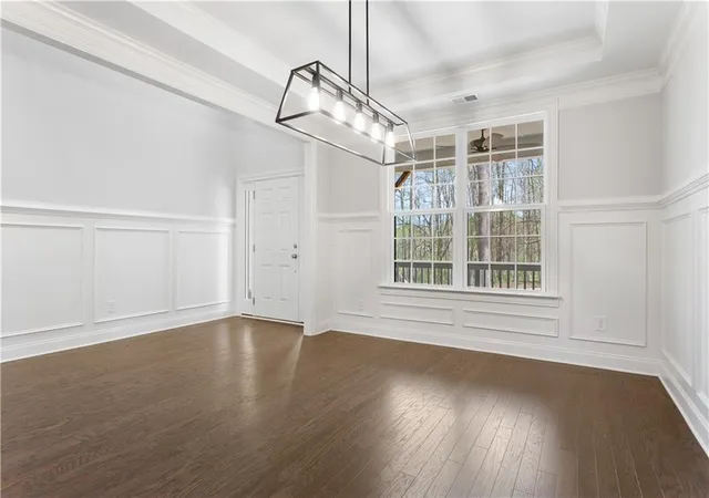 Photo 3 of Single family home for sale at 6905 Lancaster Cir, Cumming, GA 30040 | MLS# 7722099 | Listing updated on 2026-04-10